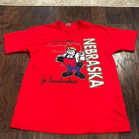 Nebraska Huskers Tee single stitched  90s Cornhuskers NCAA Football USA Size L - Picture 1 of 11
